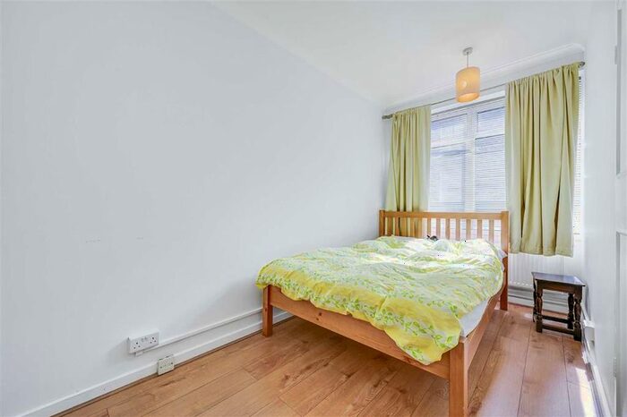 1 Bedroom Flat For Sale In Catherine Place, London, SW1E