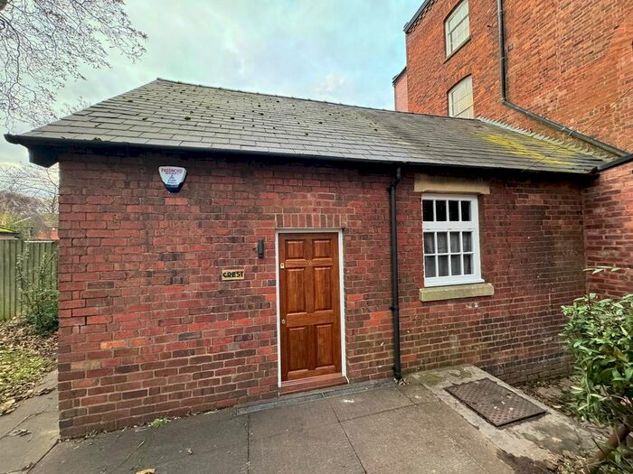 2 Bedroom Flat To Rent In King Charles Close, Kidderminster, DY11