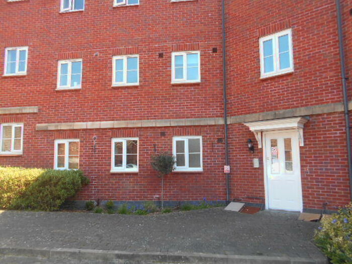 2 Bedroom Ground Flat To Rent In Dovedale, Swindon, Wiltshire, SN25