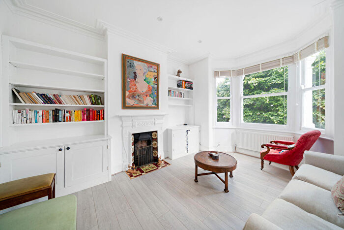 2 Bedroom Apartment To Rent In Gosberton Road, London., SW12