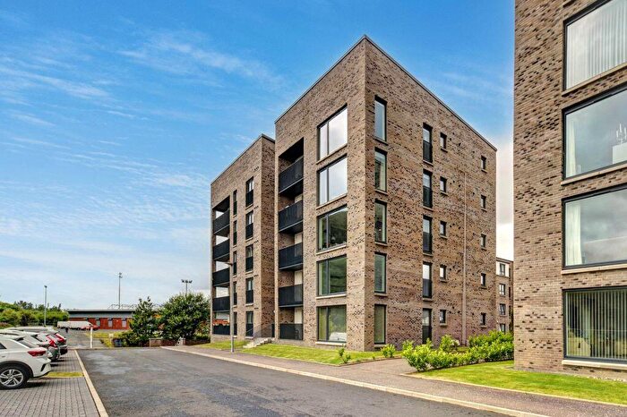 2 Bedroom Flat For Sale In Castlegate Avenue, Dumbarton, G82