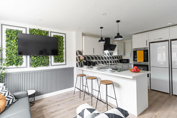 6 Bedroom Terraced House To Rent In Jessie Road, Southsea, Portsmouth, PO4