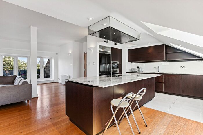 3 Bedroom Flat To Rent In Melville Place, Islington, N1