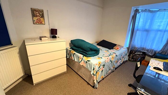 6 Bedroom Terraced House To Rent In North Road East, Plymouth, PL4