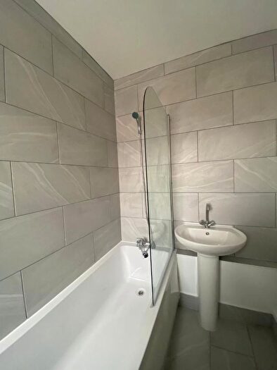 2 Bedroom Flat To Rent In Abbeygate Apartments, Wavertree Gardens, Liverpool, L15