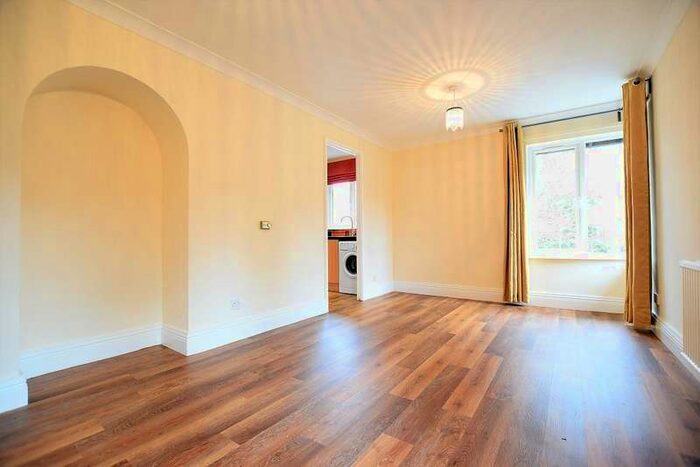 2 Bedroom Maisonette Flat To Rent In Purbrook Court, Bracknell, RG12