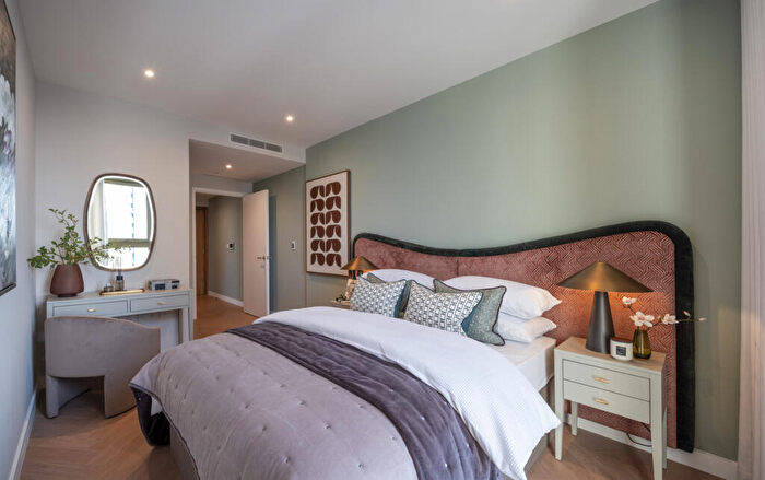 1 Bedroom Apartment To Rent In One Thames Quay, London, E14