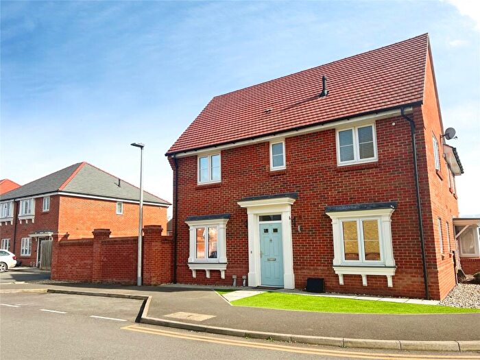 3 Bedroom End Of Terrace House For Sale In Equestrian Court, Arborfield Green, Reading, RG2