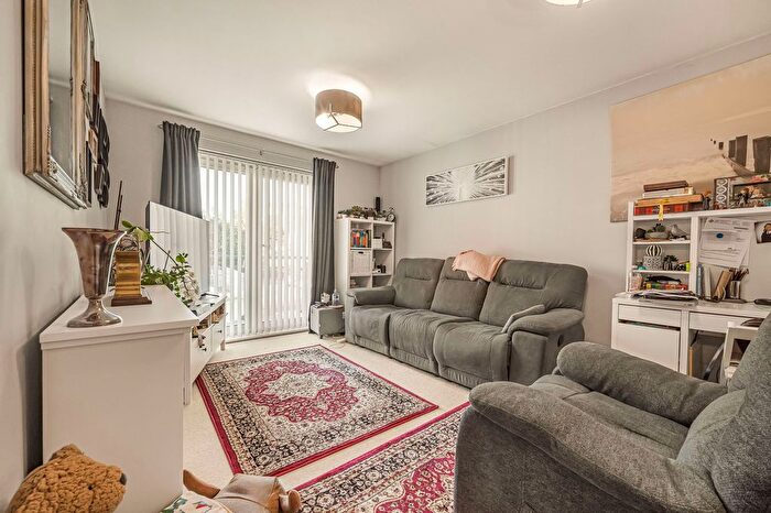 1 Bedroom Flat For Sale In Cei Dafydd, Barry, CF63