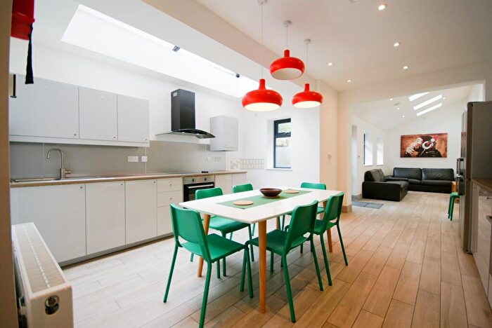 8 Bedroom Terraced House To Rent In Bournbrook Road, Selly Oak, Birmingham, B29