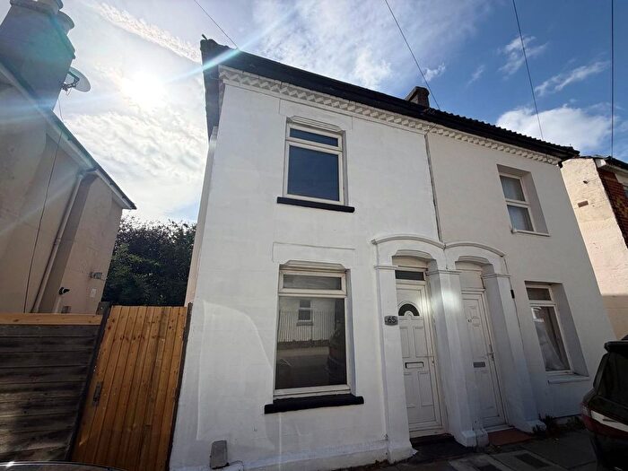 2 Bedroom Semi Detached House For Sale In Dover Road East, Northfleet, Kent, DA11