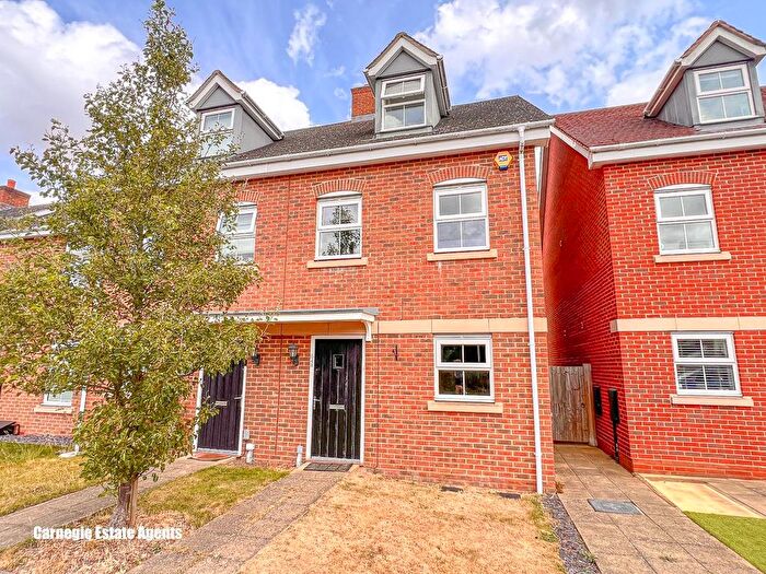 3 Bedroom Terraced House To Rent In London Road, Welwyn, AL6