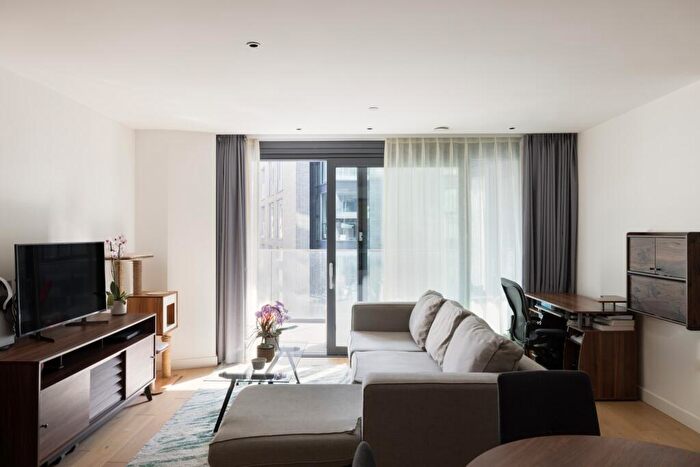 1 Bedroom Apartment For Sale In The Makers, City Road, N1