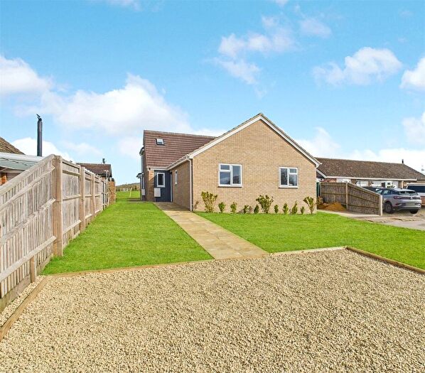3 Bedroom Semi-Detached House For Sale In Holliers Close, Sydenham, Chinnor, OX39