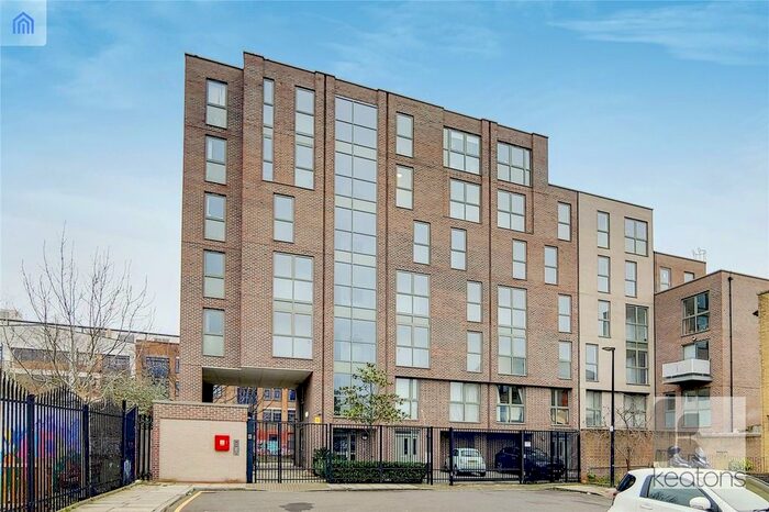 1 Bedroom Flat To Rent In Ravenscroft Court, Essian Street, London, E1