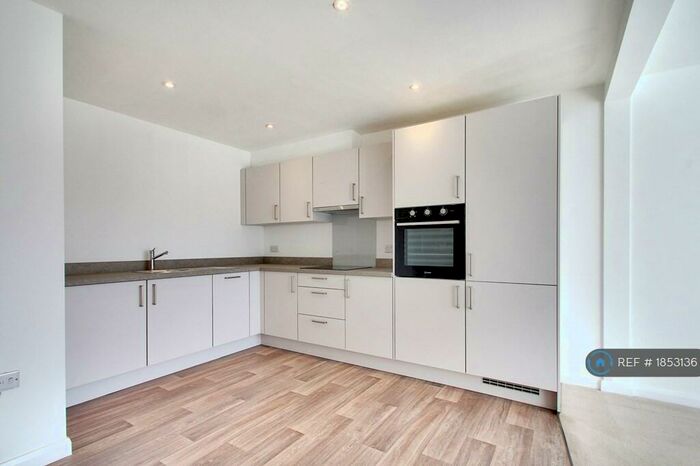 1 Bedroom Flat To Rent In Parrock Road, Gravesend, DA12