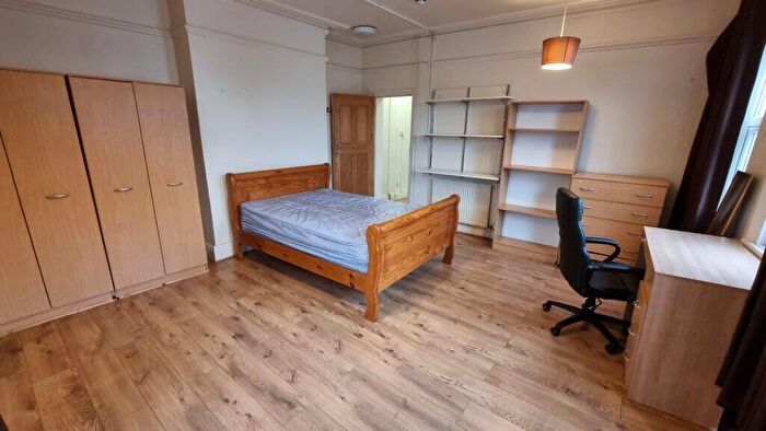 6 Bedroom Semi Detached House To Rent In Croydon Road, Birmingham, B29