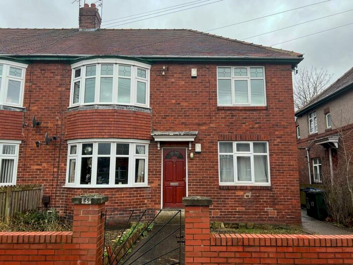 2 Bedroom Flat To Rent In Strathmore Road, Gosforth, Newcastle Upon Tyne, Tyne And Wear, NE3