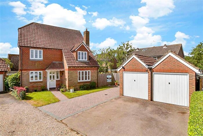 4 Bedroom Detached House For Sale In Blacksmiths Close, Ashington, West Sussex, RH20