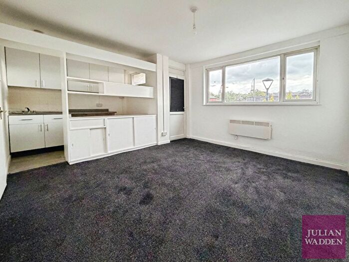 2 Bedroom Flat To Rent In The Hollins, Marple, Stockport, SK6