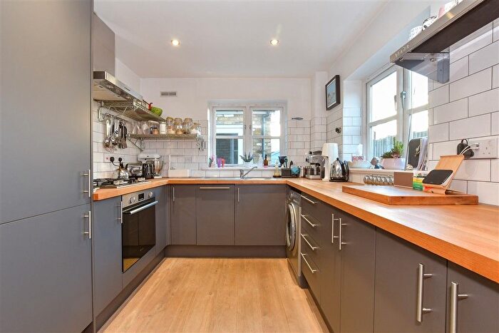 3 Bedroom Detached House For Sale In Swanfield Road, Whitstable, Kent, CT5