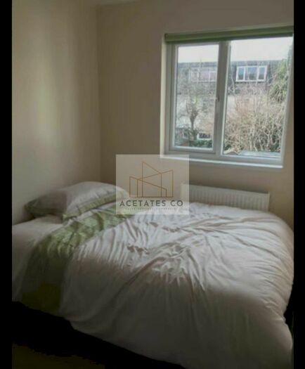 6 Bedroom Terraced House To Rent In Atkinson Road, Canning Town, London, E16