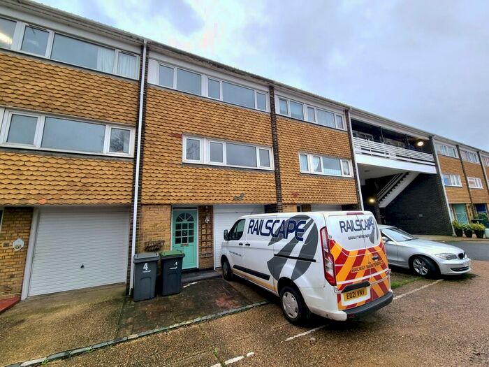 3 Bedroom Town House To Rent In Trinity Green, Gosport, PO12