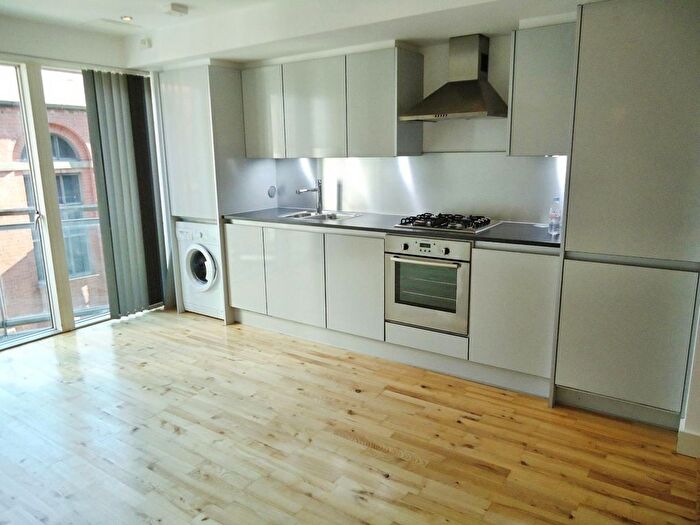 1 Bedroom Flat To Rent In New York Street, Leeds, West Yorkshire, Uk, LS2