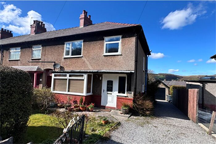 3 Bedroom End Terrace House For Sale In Holmfield, Buxton, SK17