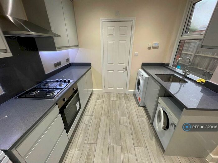 1 Bedroom Flat To Rent In St. Georges Road, Reading, RG30