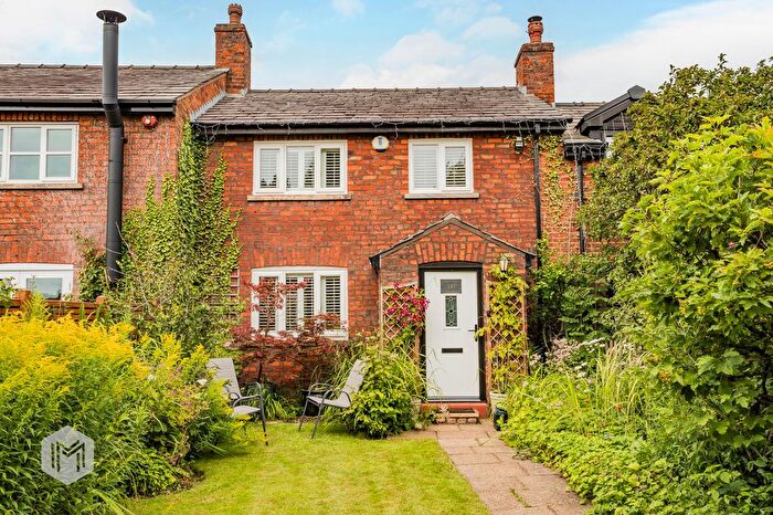 3 Bedroom Cottage For Sale In Southworth Lane, Croft, WA3