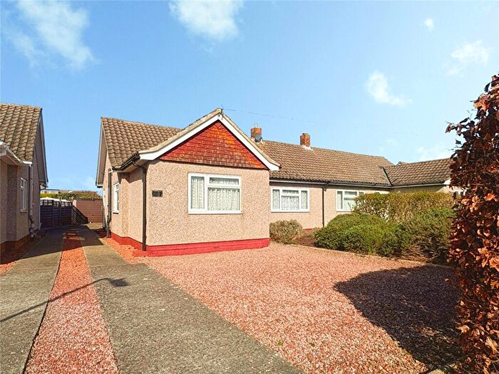 3 Bedroom Bungalow For Sale In Upper Avenue, Istead Rise, Kent, DA13