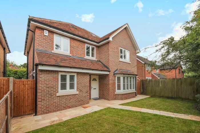 4 Bedroom Detached House To Rent In Harpenden Road St. Albans, AL3