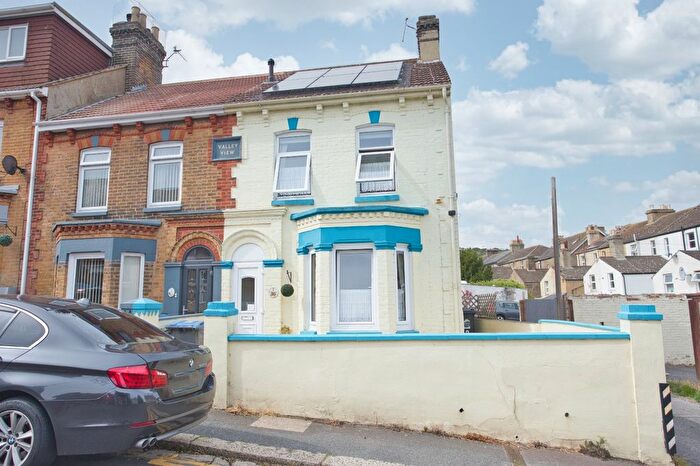2 Bedroom End Terrace House For Sale In Underdown Road, Dover, Kent, CT17