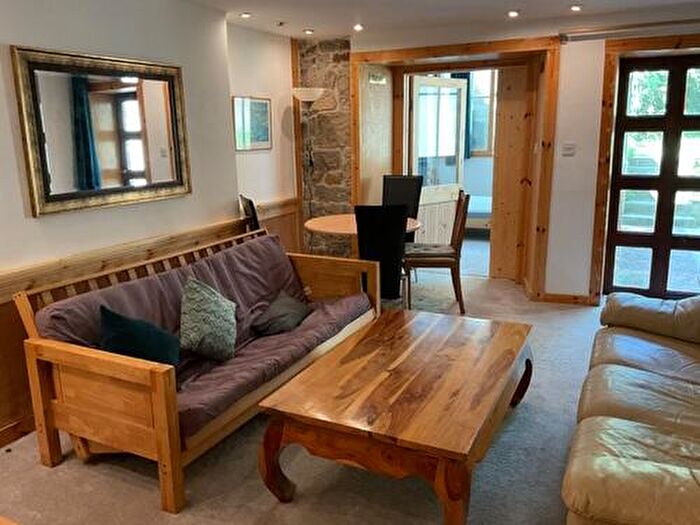 2 Bedroom Flat To Rent In Newington Road, Edinburgh, EH9