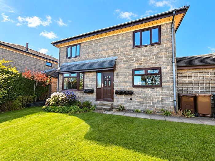 3 Bedroom Detached House For Sale In Edgehill Close, Queensbury, Bradford, BD13