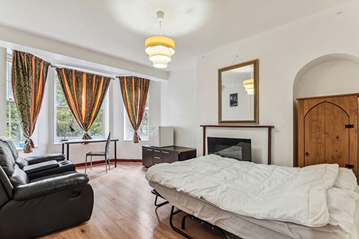 3 Bedroom Flat To Rent In Liverpool House, Liverpool Road, N7