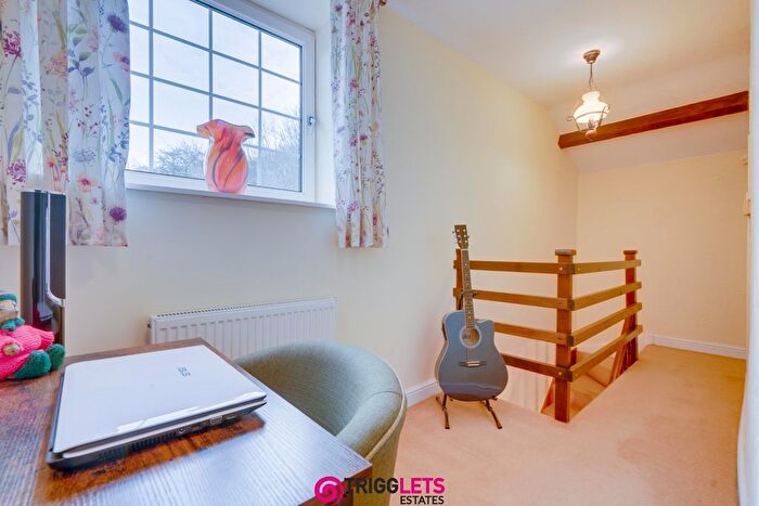 3 Bedroom Cottage For Sale In Pit Row, Hemingfield, Barnsley, S73