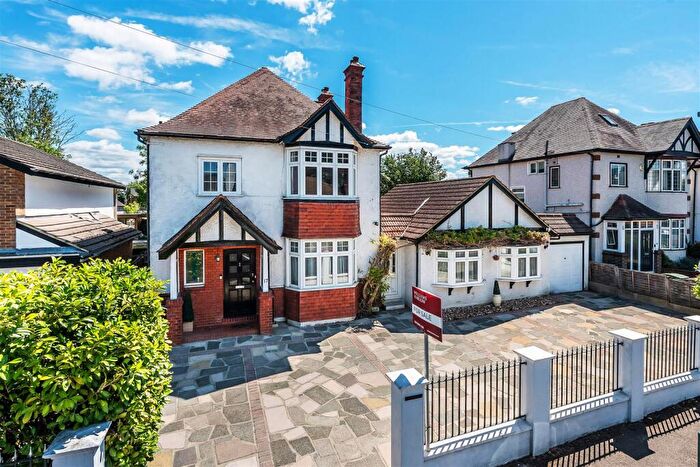 6 Bedroom Detached House For Sale In Holland Avenue, Cheam, SM2