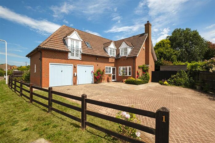 4 Bedroom Detached House For Sale In Weatherall Close, Boughton-Under-Blean, ME13