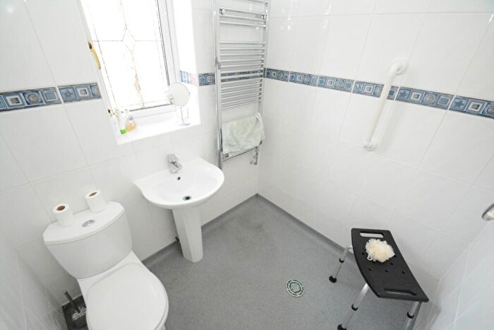 2 Bedroom Bungalow For Sale In The Shires, Droylsden, M43