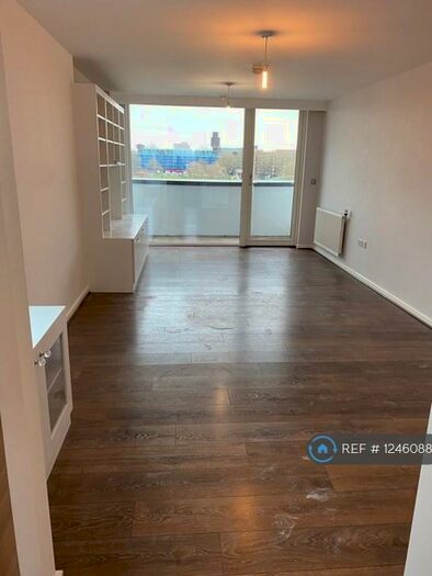 2 Bedroom Flat To Rent In Bluebell Court, London, NW9