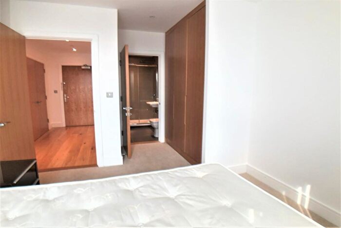 2 Bedroom Apartment To Rent In Thanet Tower, E16