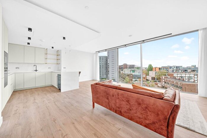 3 Bedroom Flat To Rent In Valencia Tower, Bollinder Place, EC1V