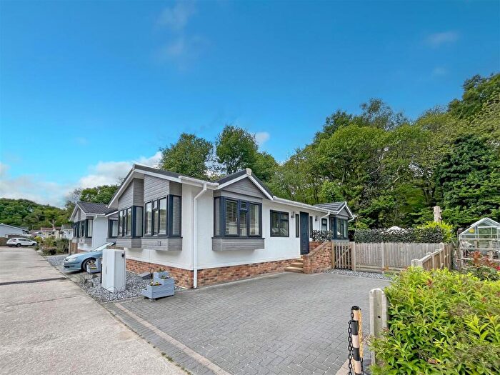 2 Bedroom Park Home For Sale In Havenwood, Arundel, BN18