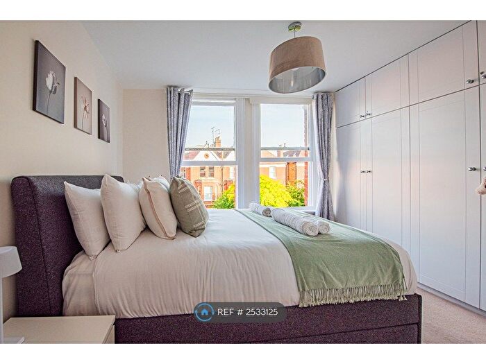 2 Bedroom Flat To Rent In Canfiled Gardens, London, NW6