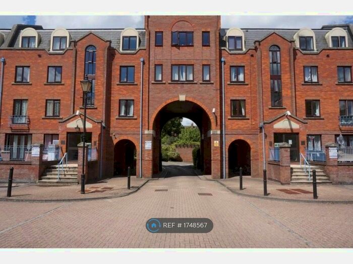 2 Bedroom Semi-Detached House To Rent In Greys Court, Reading, RG1