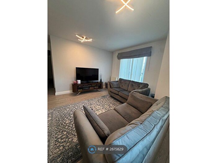 2 Bedroom Flat To Rent In Adair Road, Ipswich, IP1