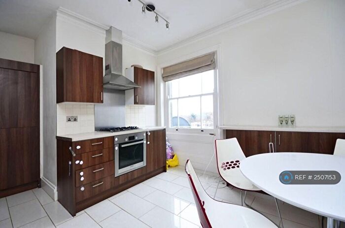 3 Bedroom Flat To Rent In Fellows Road, London, NW3