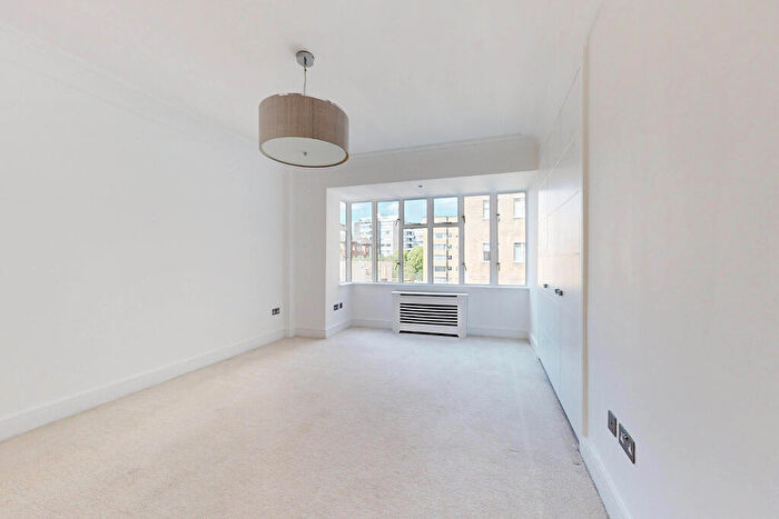 3 Bedroom Apartment For Sale In Viceroy Court, Prince Albert Road, St Johns Wood, London, NW8